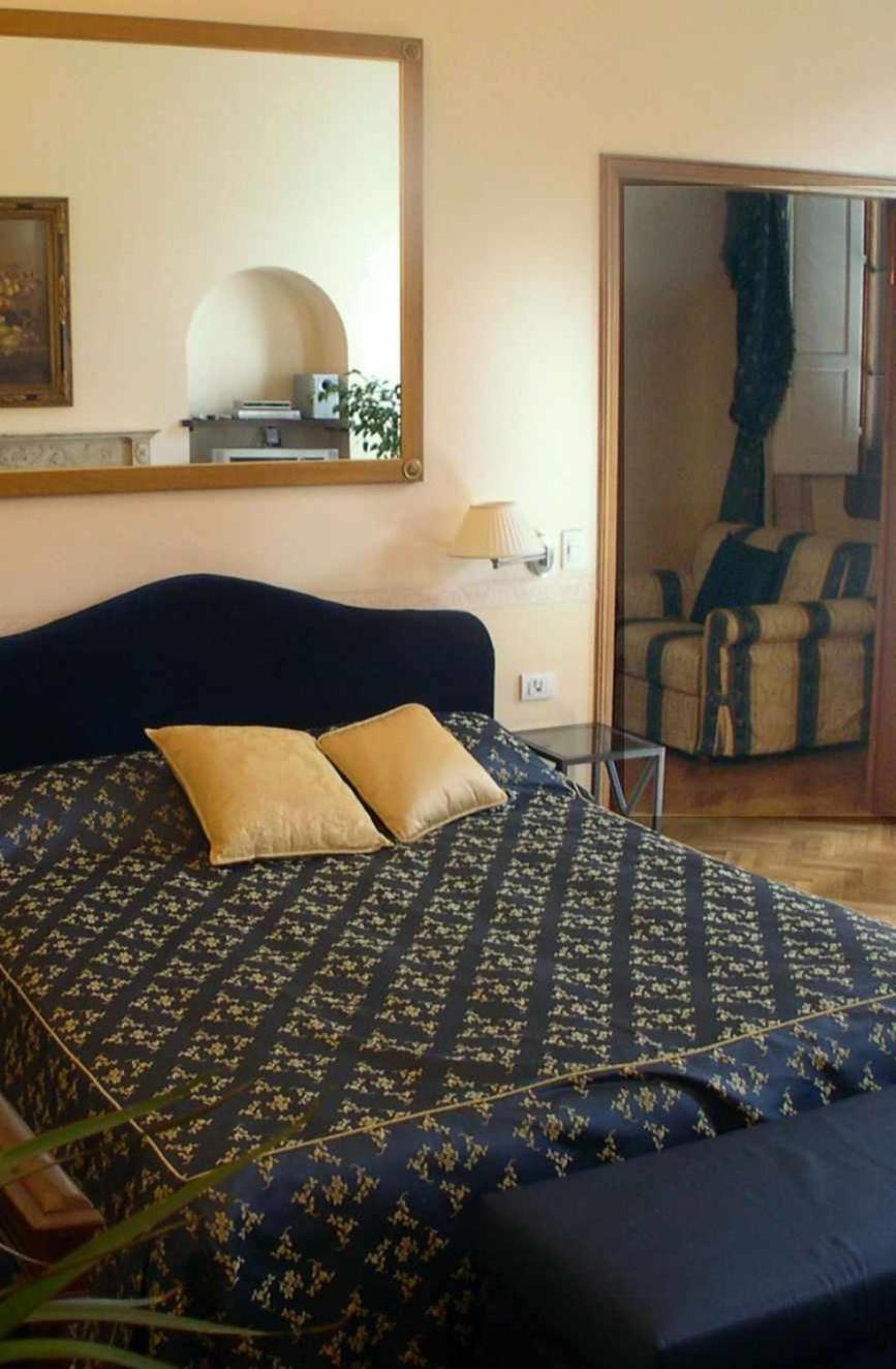 Tornabuoni La Petite Suite Florenz Zimmer foto