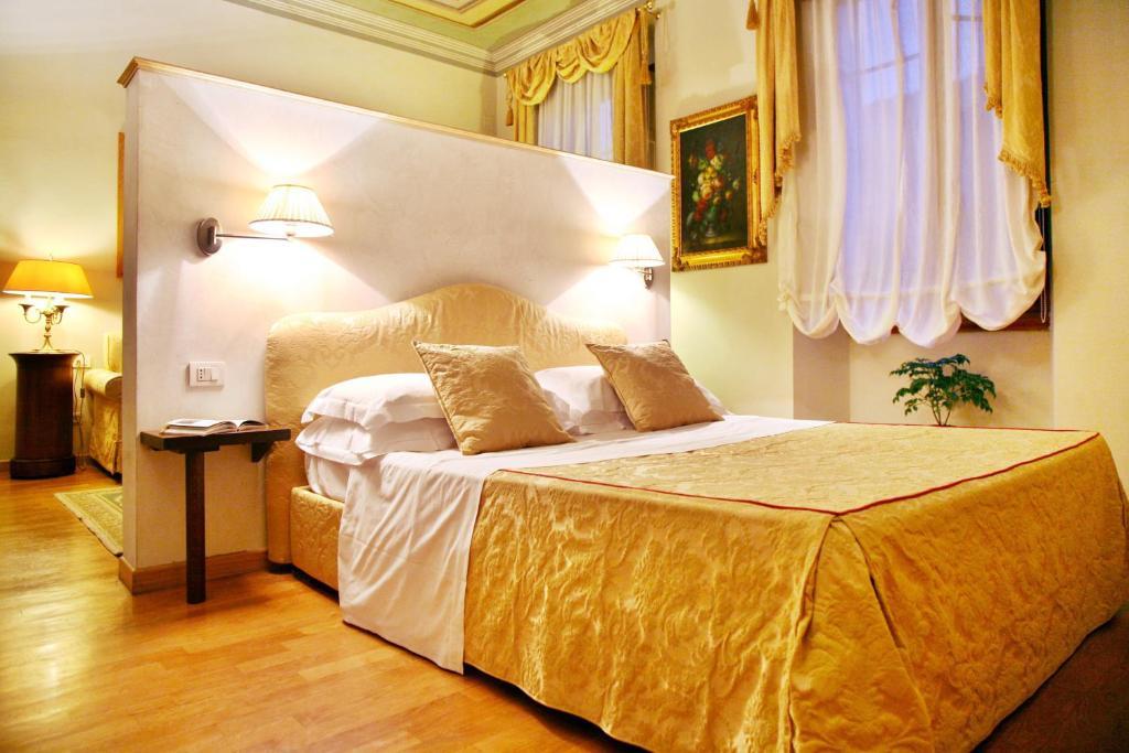 Tornabuoni La Petite Suite Florenz Zimmer foto